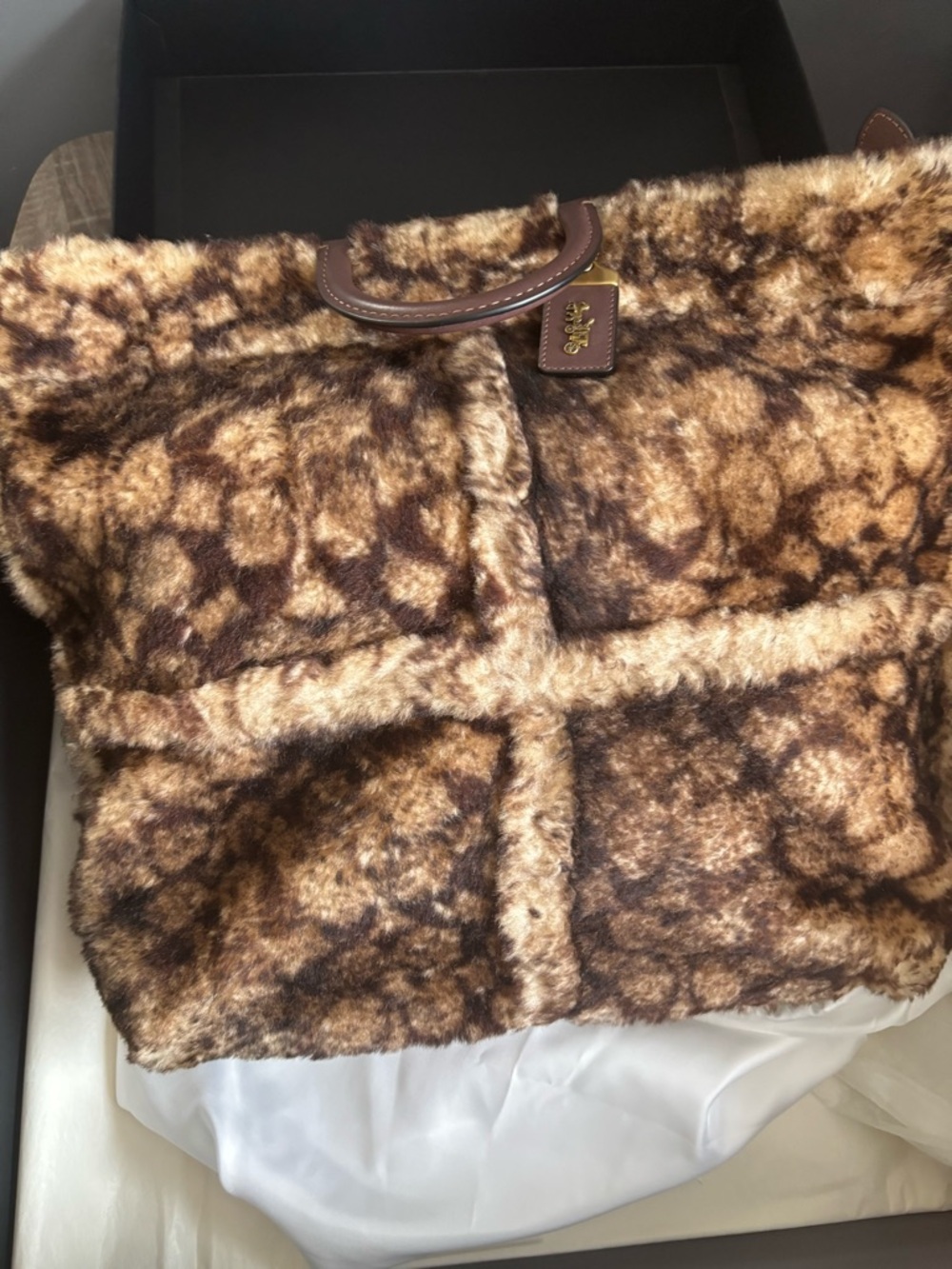 Coach Rogue Tote in Signature Shearling - Picture 2 of 15
